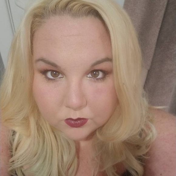 Meet your Posher, Michelle - Picture 1 of 1